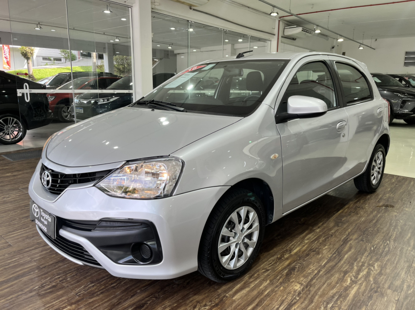 toyota etios hatch xs automatico - cautelar reprovada7