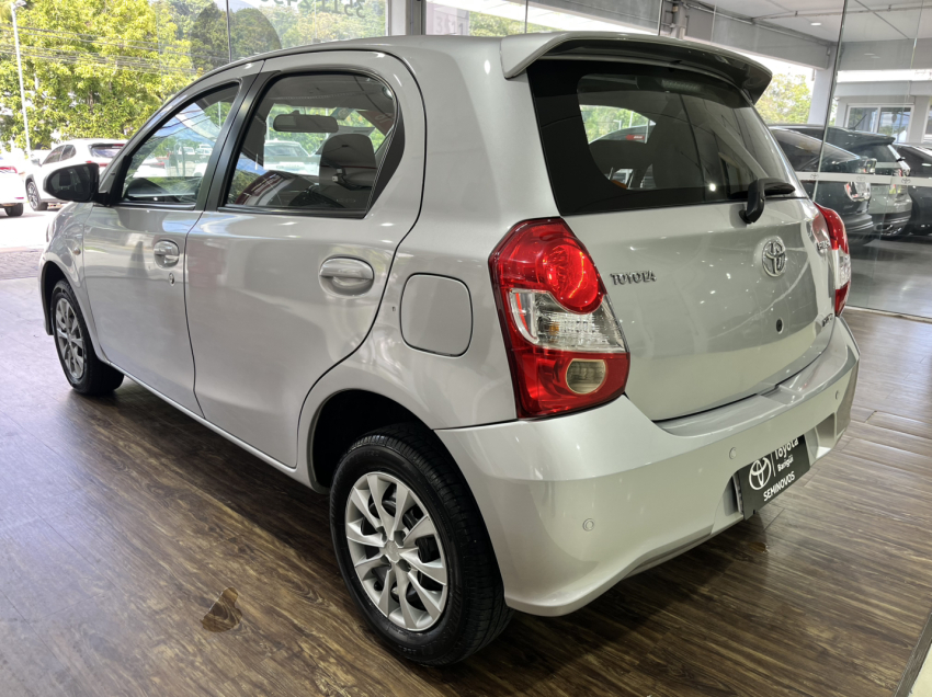 toyota etios hatch xs automatico - cautelar reprovada5