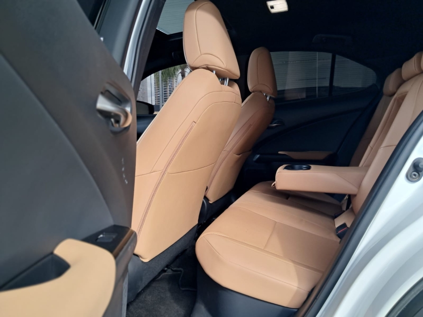 lexus ux 250h luxury 2.0 cvt8