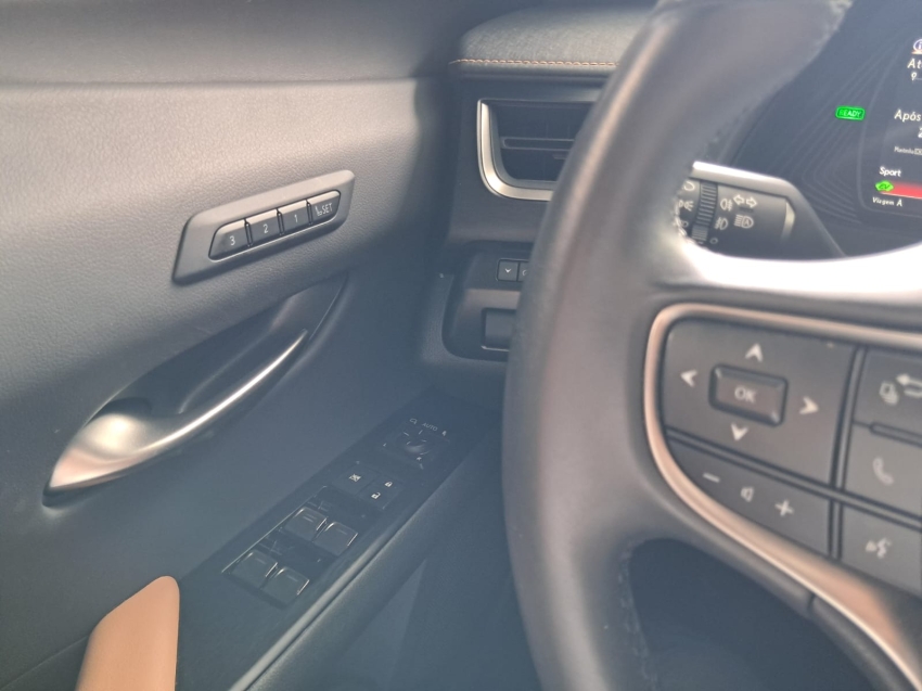 lexus ux 250h luxury 2.0 cvt15