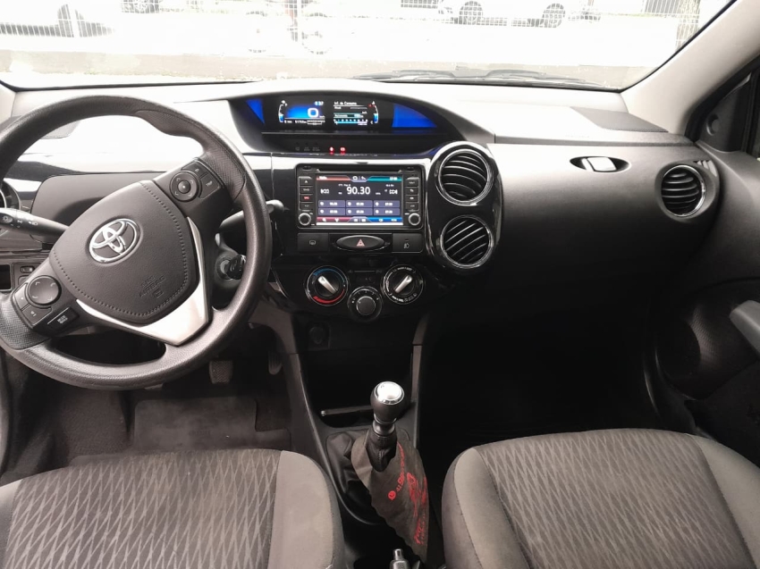 etios hatch xs 1.5 16v 20188