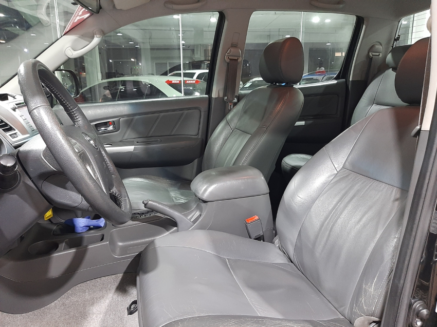 hilux srv 3.0 4x4 diesel13