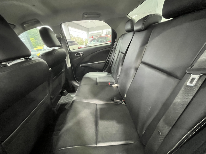 etios xls 1.5 sedan14