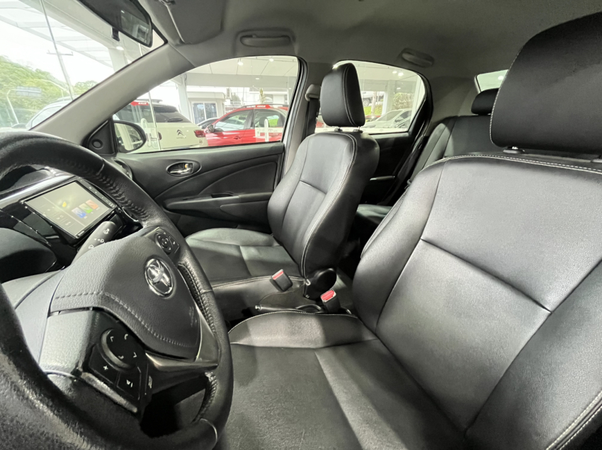 etios xls 1.5 sedan13