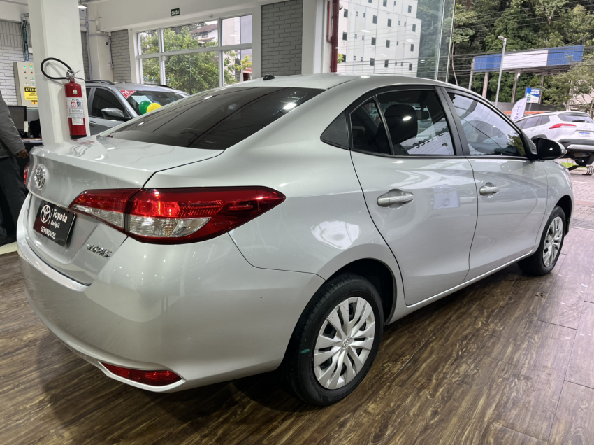 yaris xl 1.5 sedan5