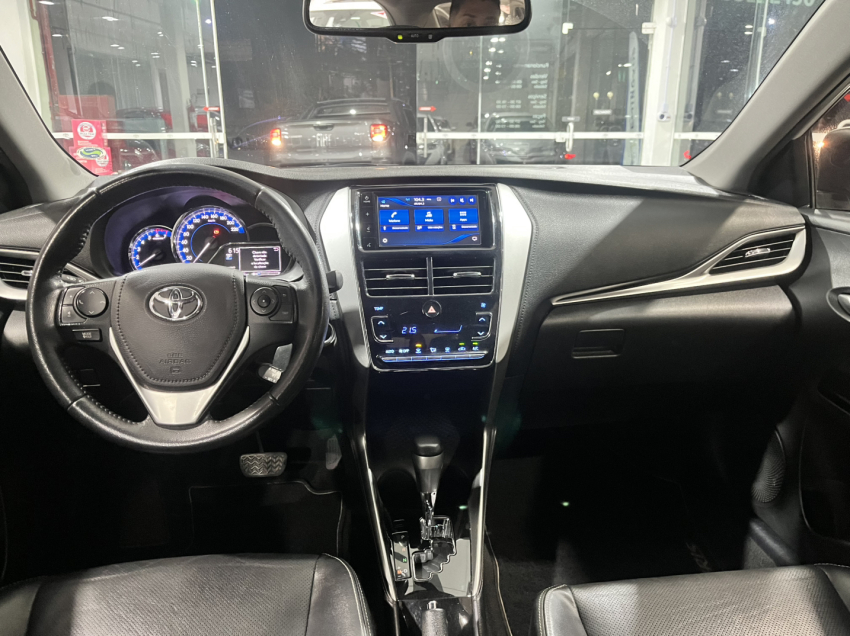 yaris xs 1.5 sedan10