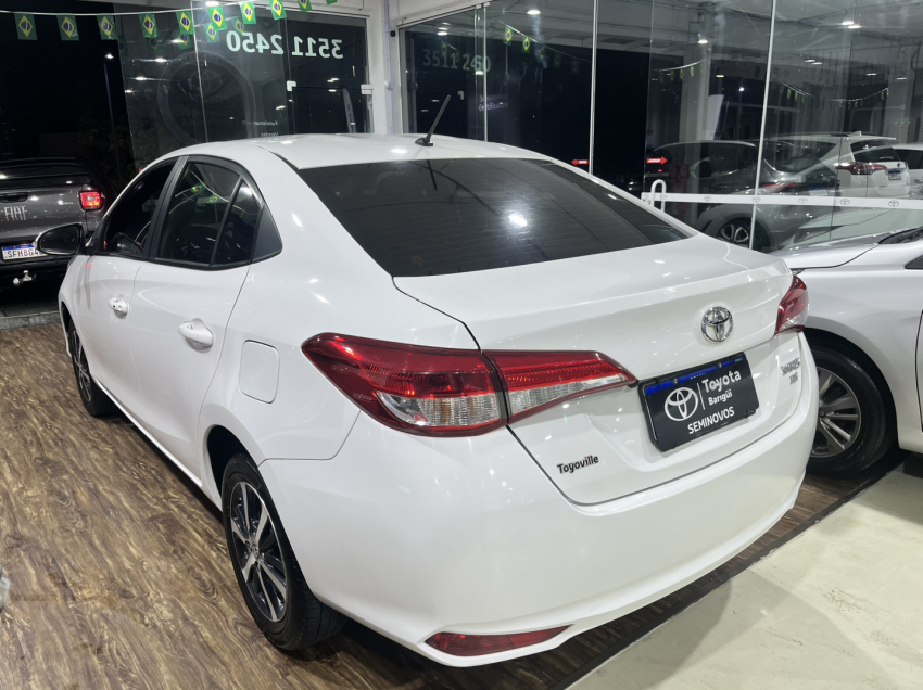yaris xs 1.5 sedan7