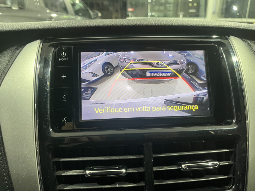 yaris xs 1.5 sedan12