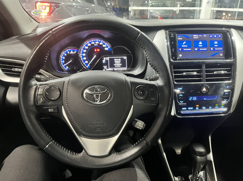 yaris xs 1.5 sedan9