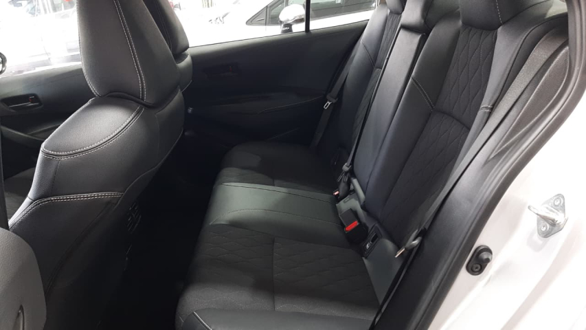toyota corolla gli hybrido6