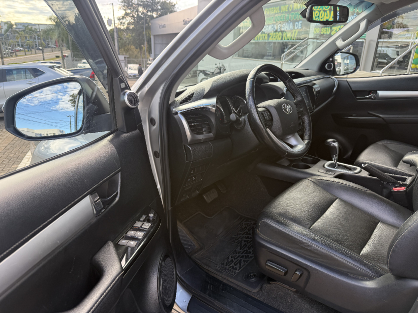 hilux cd srx 4x4 2.8 tb at610