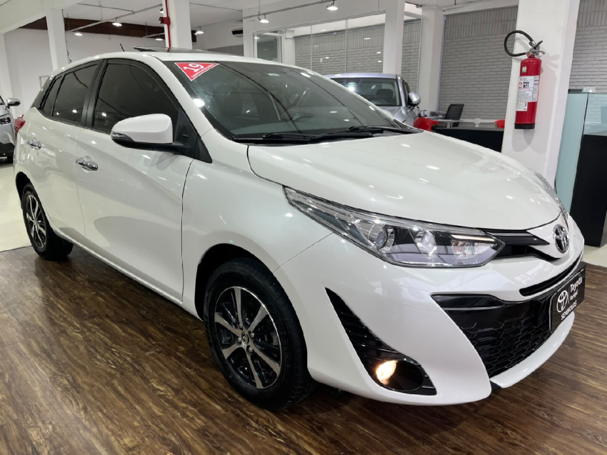 yaris hatch xls 1.5 16v cvt2