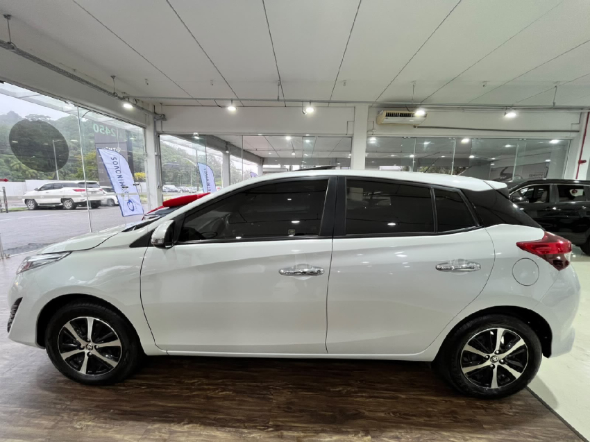 yaris hatch xls 1.5 16v cvt5