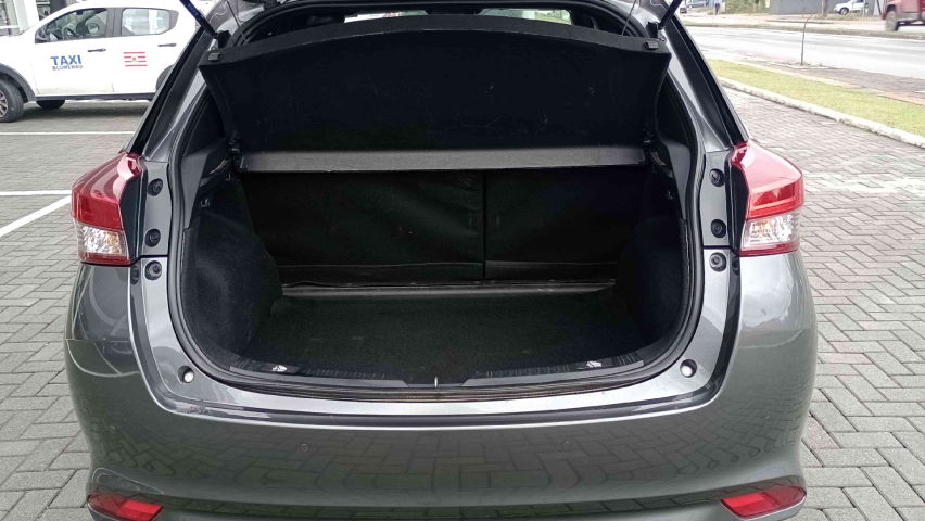 yaris hb xls a/t14