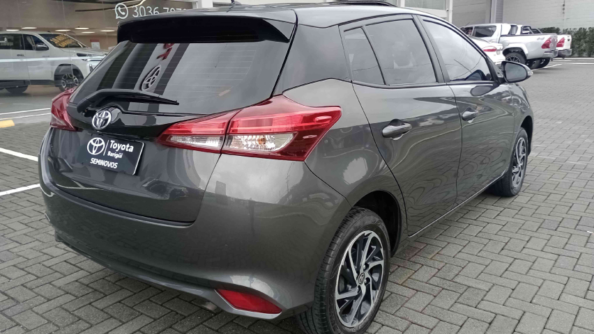 yaris hb xls a/t5