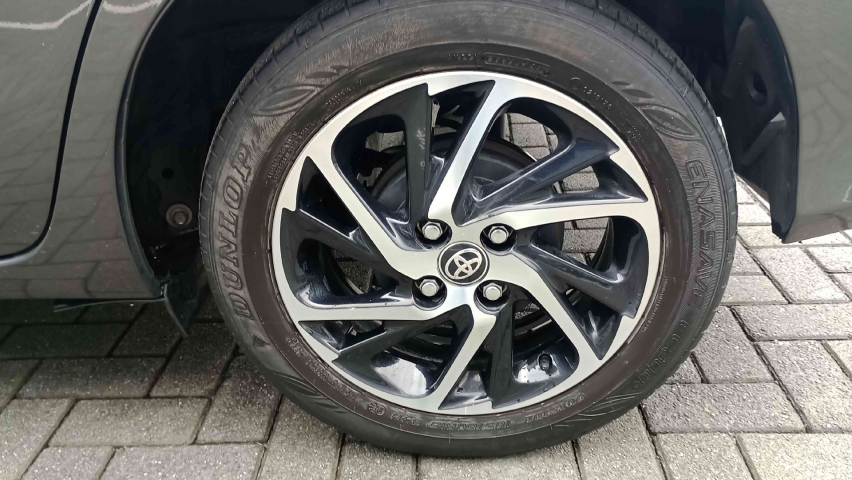 yaris hb xls a/t17