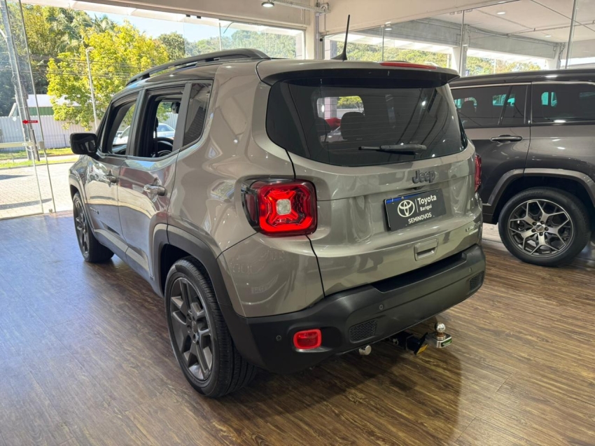 jeep renegade limited com teto solar panoramico4