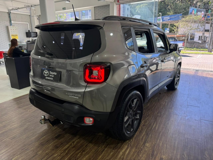 jeep renegade limited com teto solar panoramico3