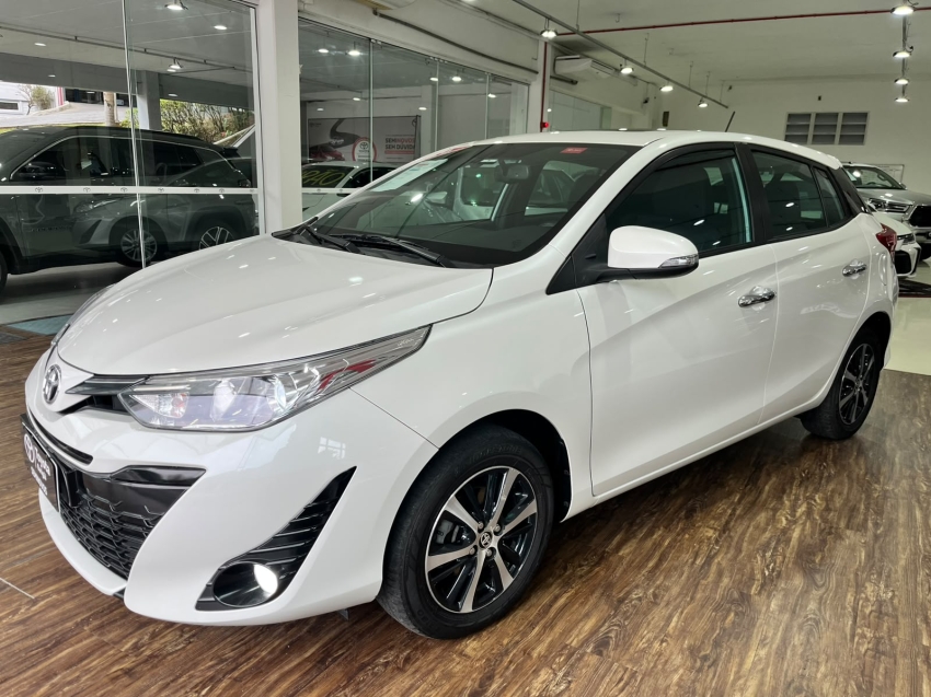 yaris hb xls a/t0