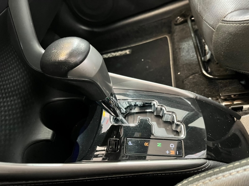yaris hb xls a/t12