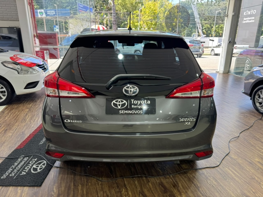 yaris hb xl plus con at 21/225