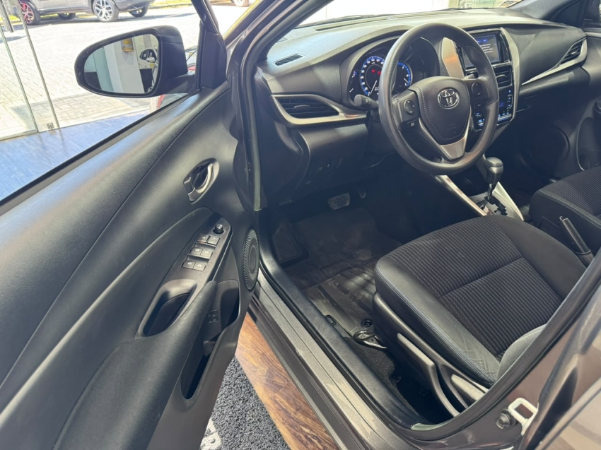 yaris hb xl plus con at 21/226