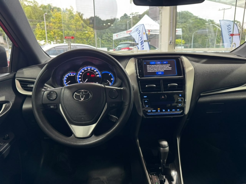 yaris 1.3 16v flex xl plus tech7