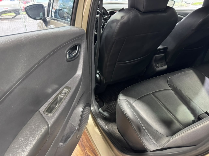 renault captur 1.3 tce flex iconic x-tronic 4p automatico 20226
