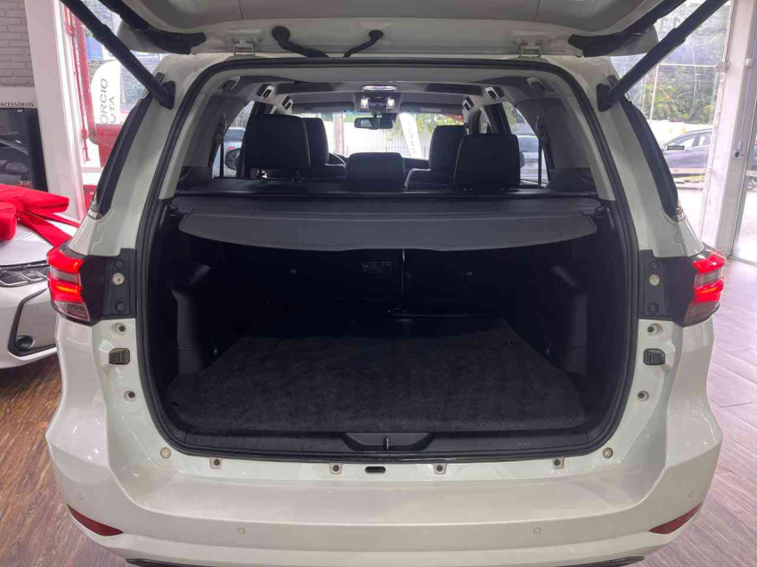SW4 SRX 4X4 2.8 TB 5LUG AT DIESEL6