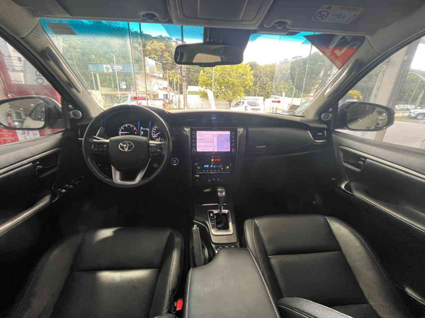 SW4 SRX 4X4 2.8 TB 5LUG AT DIESEL10