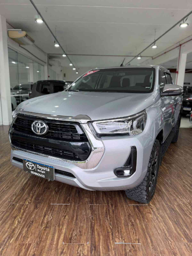 HILUX CD SRV 4X4 2.8 TB AT6 3.000KM + 12K ACESSÓRIOS