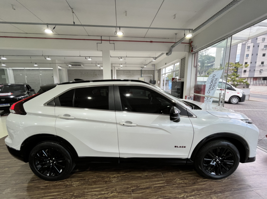 ECLIPSE CROSS BLACK EDITION4
