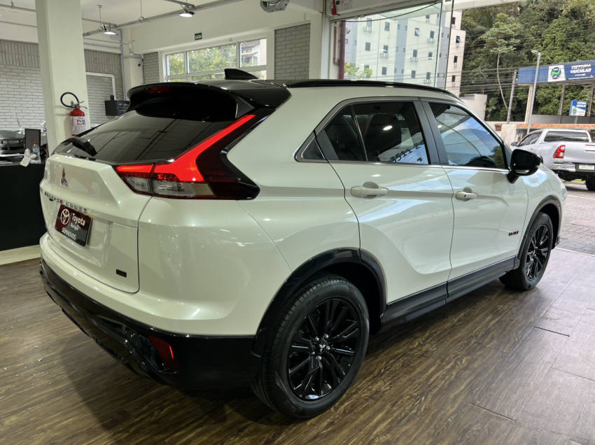 ECLIPSE CROSS BLACK EDITION5