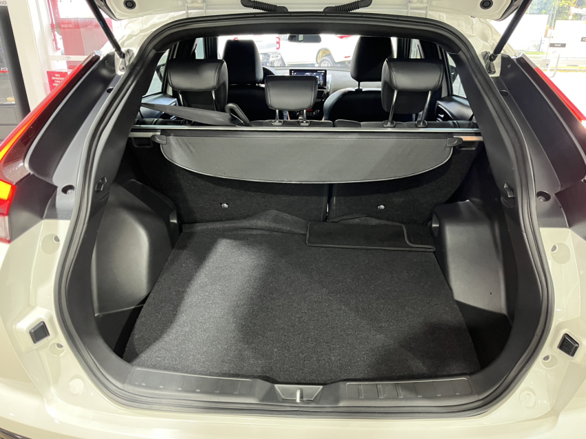 ECLIPSE CROSS BLACK EDITION8