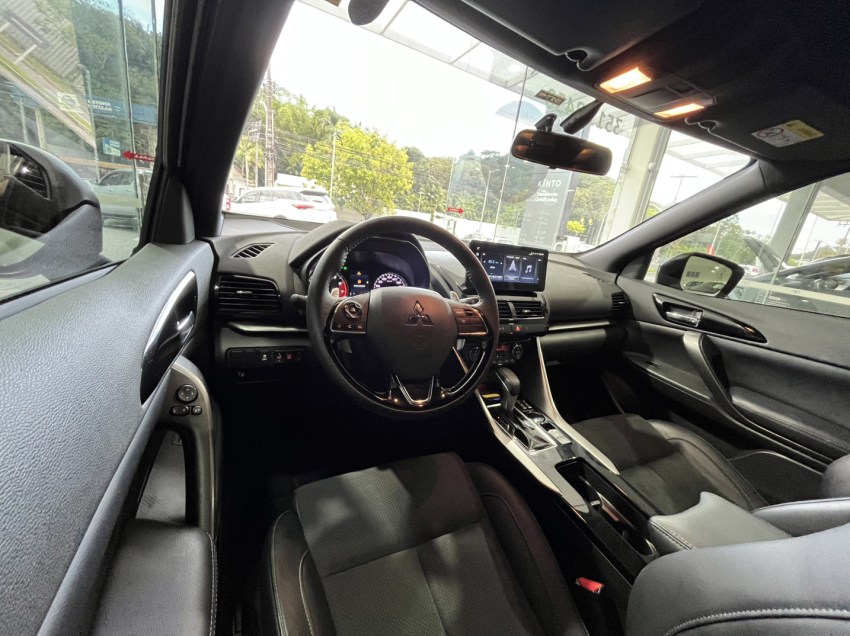 ECLIPSE CROSS BLACK EDITION10