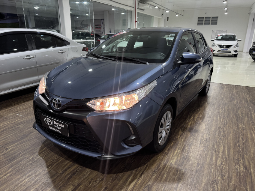 YARIS HATCH XL 1.5 MULTIDRIVE AUTOMATICO - GARANTIA DE FÁBRICA