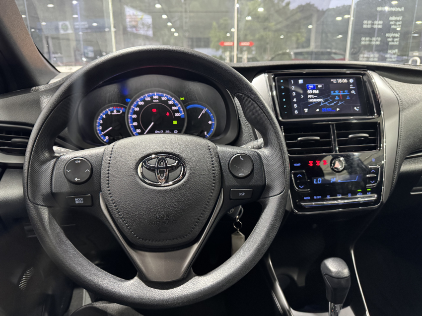 YARIS HATCH XL 1.5 MULTIDRIVE AUTOMATICO - GARANTIA DE FÁBRICA11