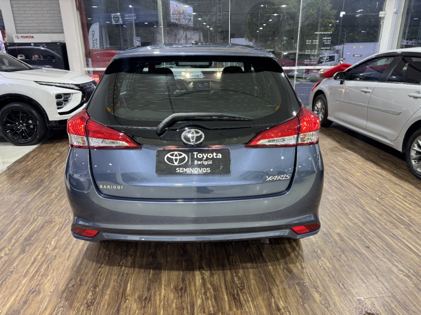 YARIS HATCH XL 1.5 MULTIDRIVE AUTOMATICO - GARANTIA DE FÁBRICA4