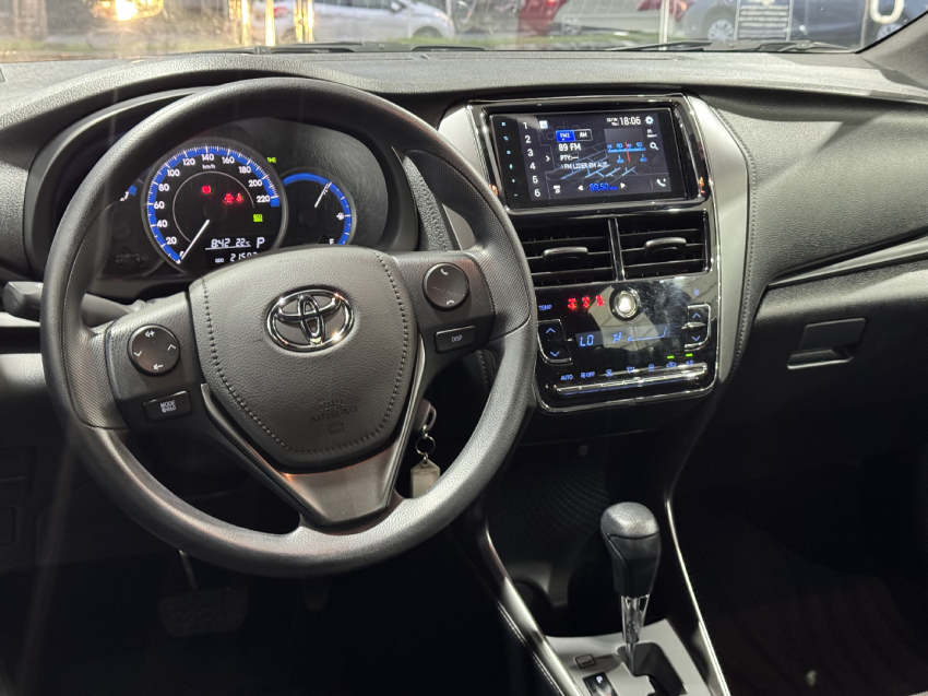 YARIS HATCH XL 1.5 MULTIDRIVE AUTOMATICO - GARANTIA DE FÁBRICA7