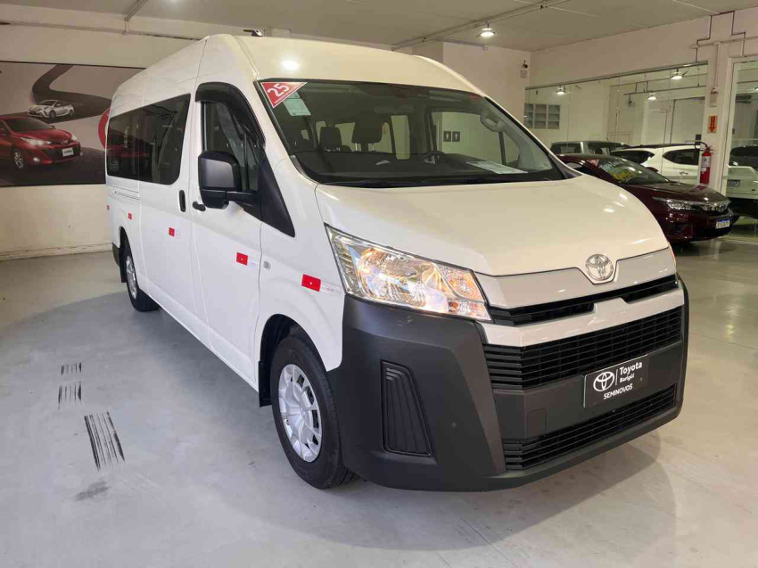 TOYOTA HIACE PASSAGEIRO MINIBUSS AUTOMÁTICA
