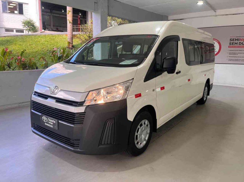 TOYOTA HIACE PASSAGEIRO MINIBUSS AUTOMÁTICA1