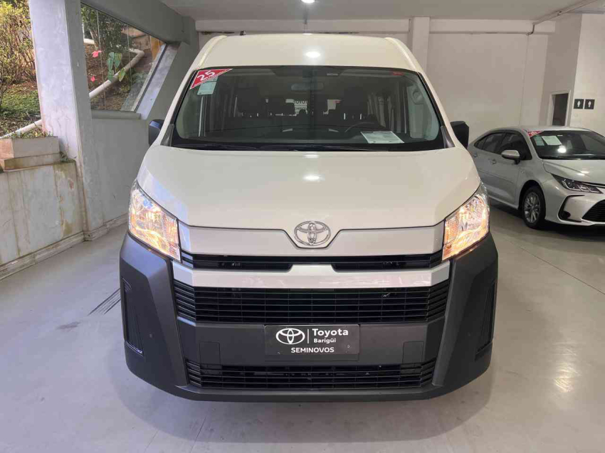 TOYOTA HIACE PASSAGEIRO MINIBUSS AUTOMÁTICA3