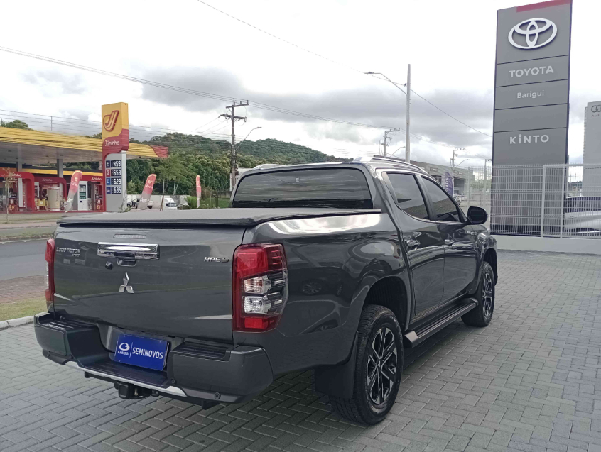 mitsubishi triton 2.4 biturbo diesel hpe-s 4x4 automatico 2024