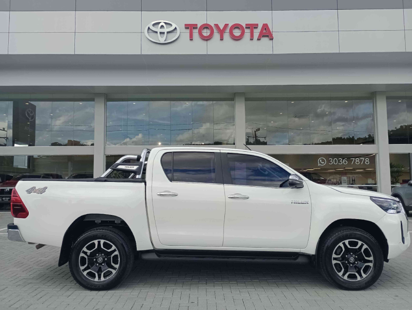 toyota hilux 2.8 d-4d turbo diesel cd srx 4x4 automatico 2022