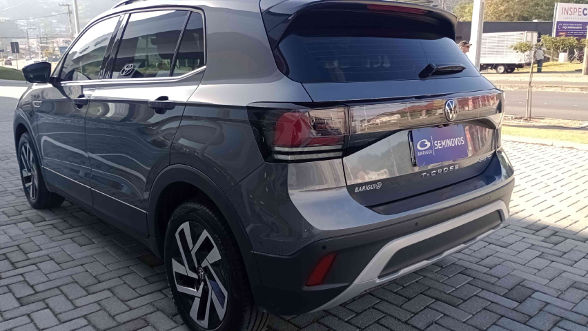 volkswagen t-cross 1.4 250 tsi total flex highline automatico 4p 2025
