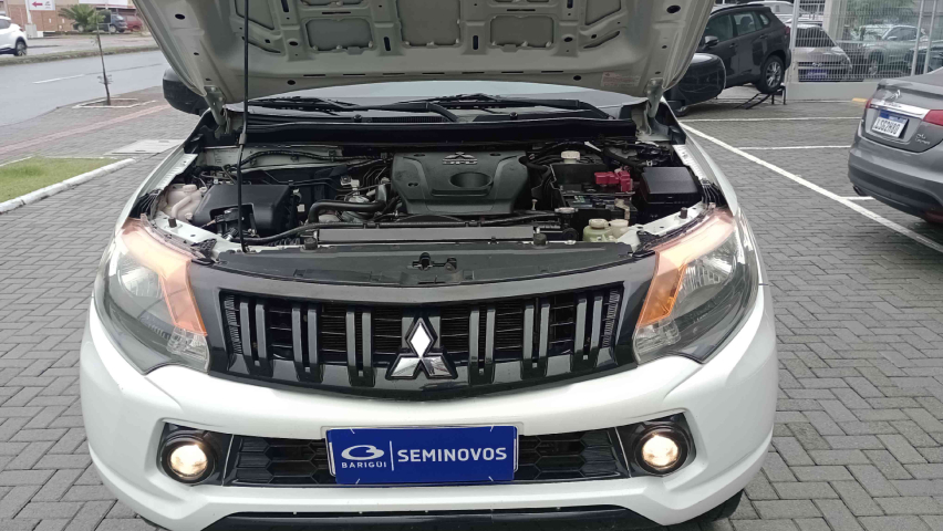 mitsubishi l200 triton 2.4 16v turbo diesel sport gl cd 4p 4x4 manual 2020