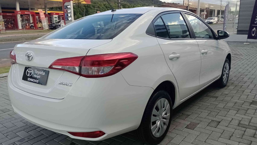 toyota yaris 1.5 16v flex sedan xl live multidrive 4p automatico 2023
