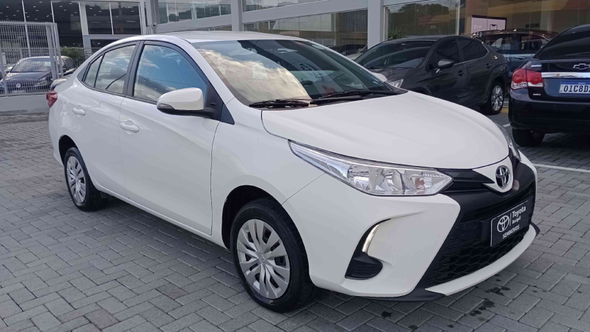 toyota yaris 1.5 16v flex sedan xl live multidrive 4p automatico 2023