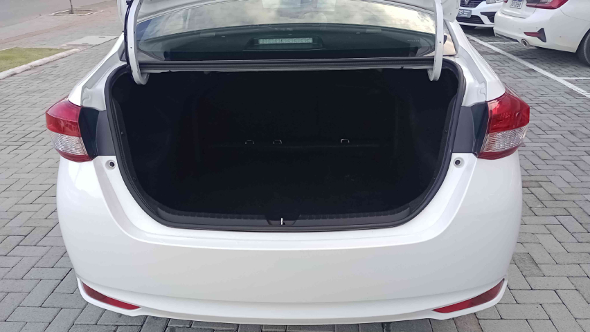 toyota yaris 1.5 16v flex sedan xl live multidrive 4p automatico 2023