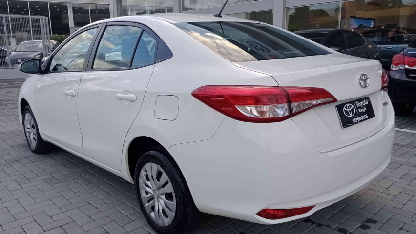 toyota yaris 1.5 16v flex sedan xl live multidrive 4p automatico 2023